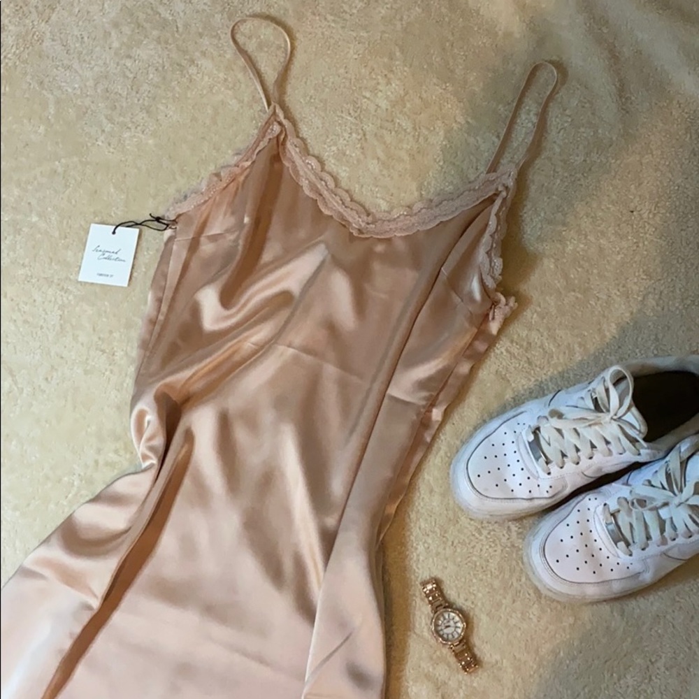BlUSH SATIN MAXI DRESS WITH SLIT